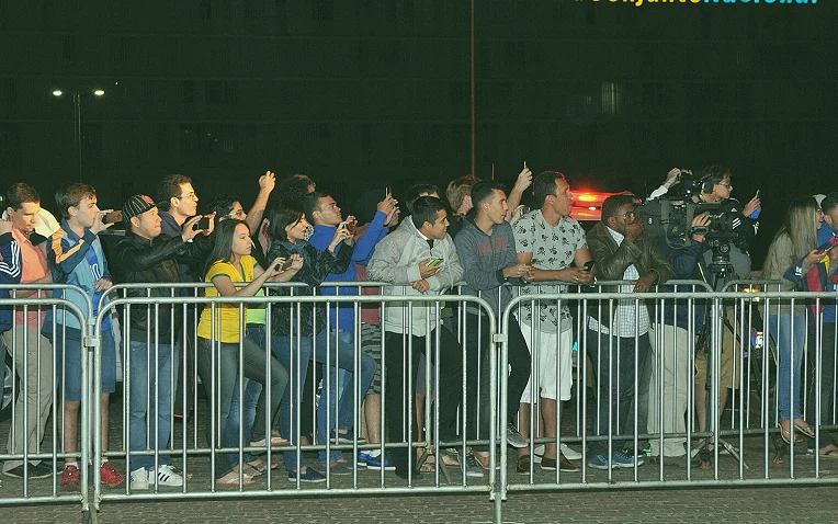 世界杯小组赛赛场看台与球员入场的画面(规则怎么改:把信息差抹掉)
